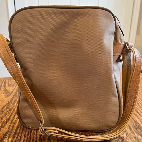 Vintage Canon AV-1 SLR Film Camera Kit - Picture 14 of 15